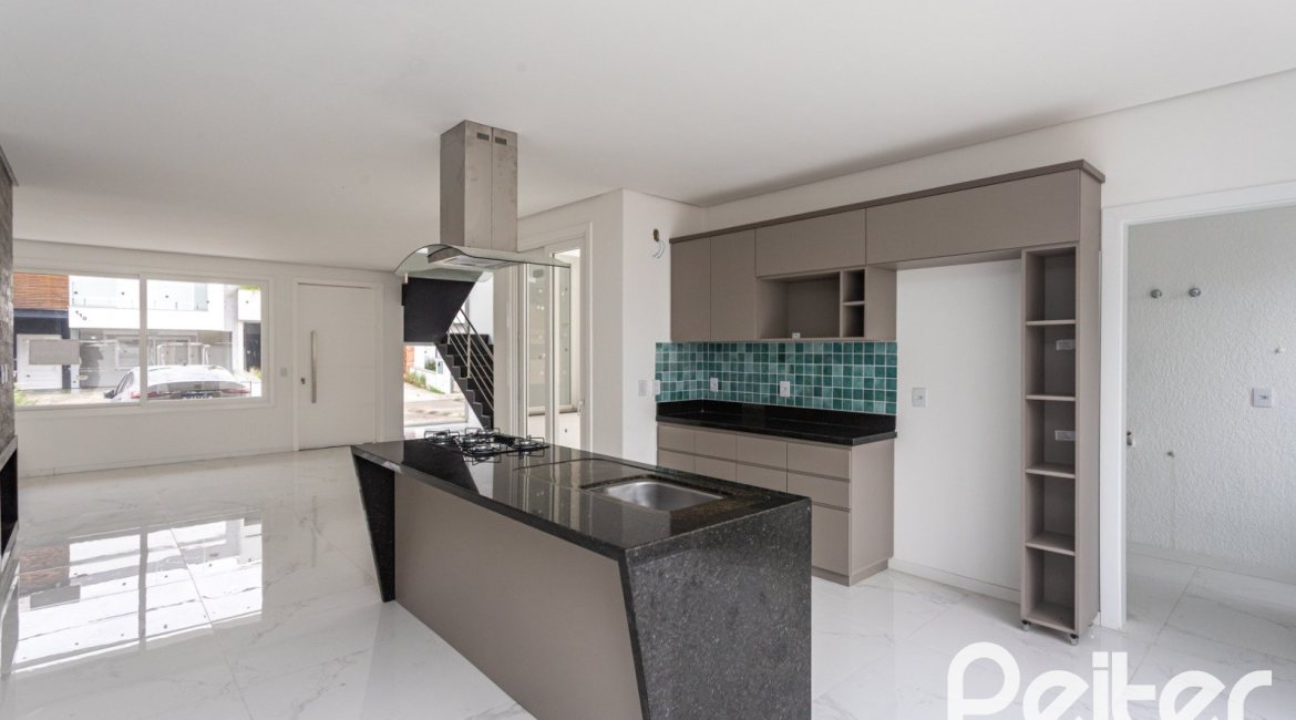 Casa em Condomínio à venda com 154m², 3 dormitórios, 3 suítes, 2 vagas, no bairro Hípica em PORTO ALEGRE
