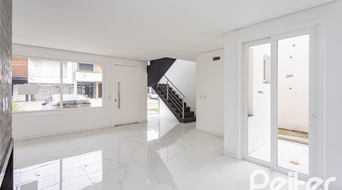 Casa em Condomínio à venda com 154m², 3 dormitórios, 3 suítes, 2 vagas, no bairro Hípica em PORTO ALEGRE