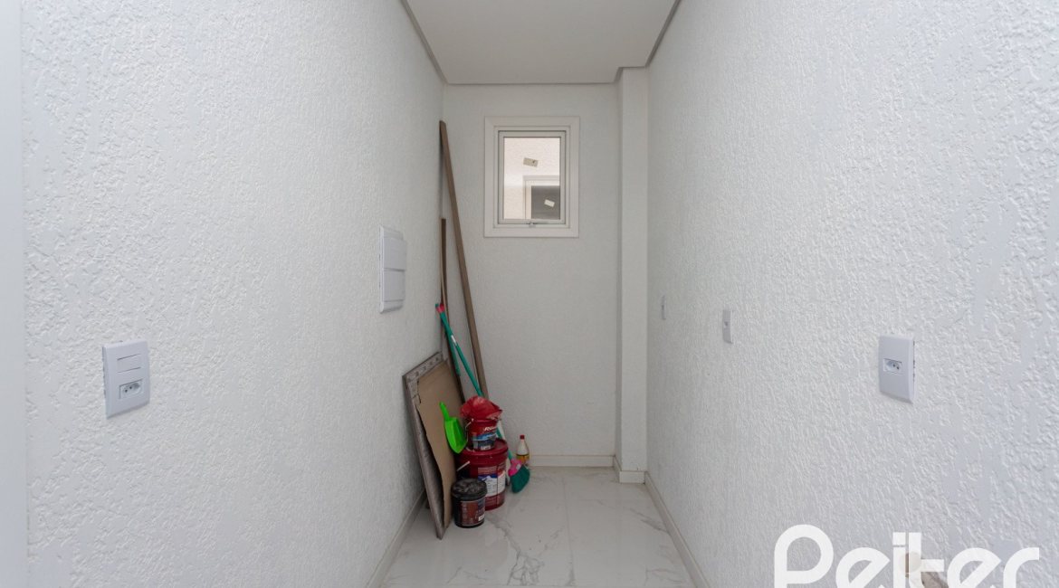 Casa em Condomínio à venda com 154m², 3 dormitórios, 3 suítes, 2 vagas, no bairro Hípica em PORTO ALEGRE