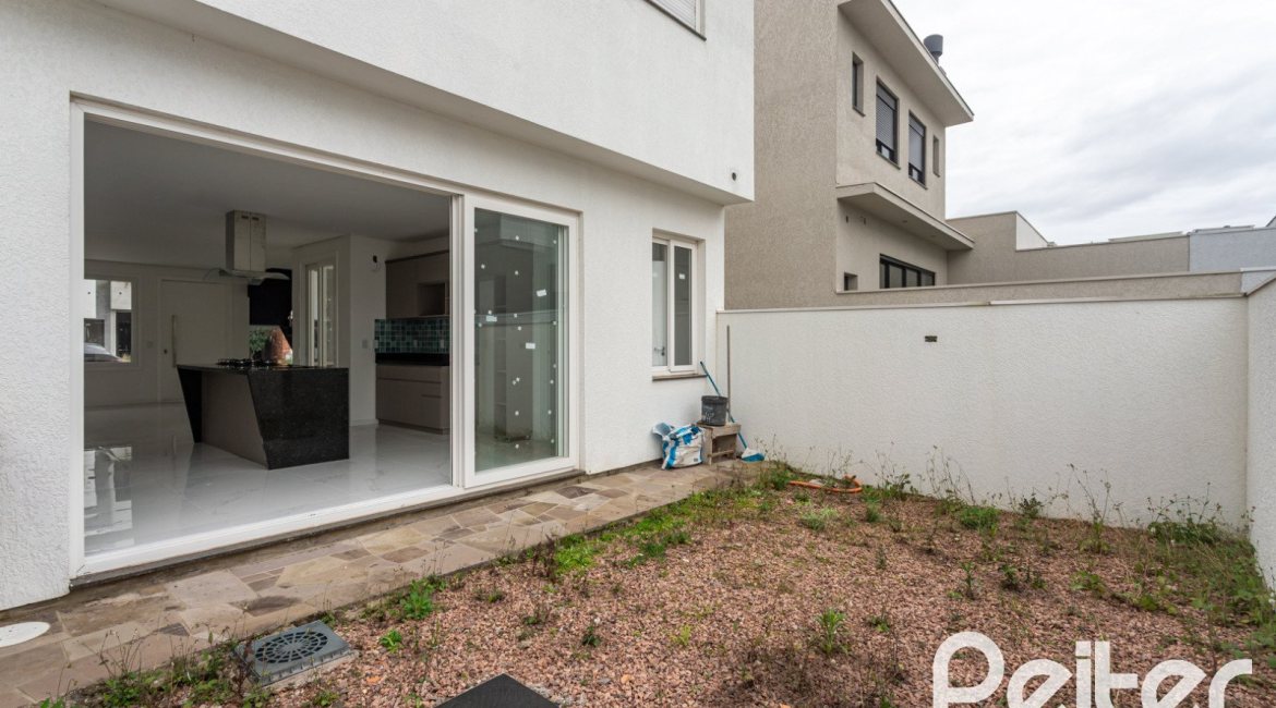Casa em Condomínio à venda com 154m², 3 dormitórios, 3 suítes, 2 vagas, no bairro Hípica em PORTO ALEGRE