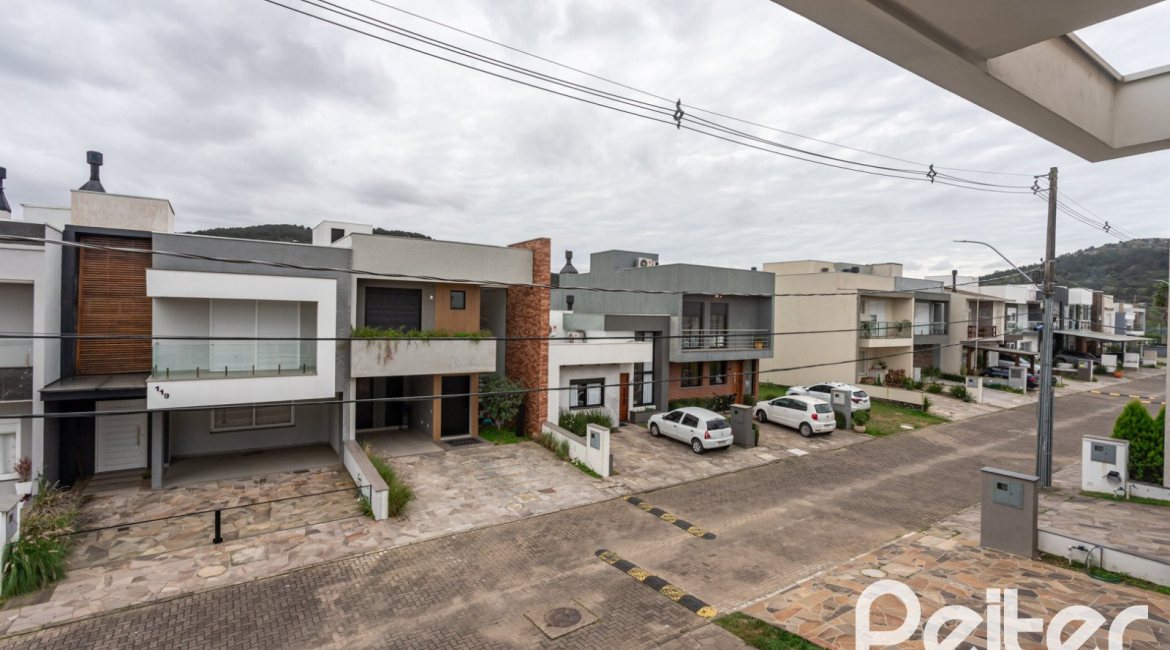 Casa em Condomínio à venda com 154m², 3 dormitórios, 3 suítes, 2 vagas, no bairro Hípica em PORTO ALEGRE