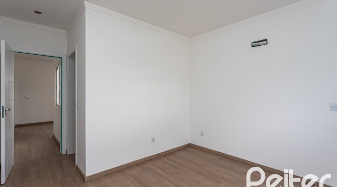 Casa em Condomínio à venda com 154m², 3 dormitórios, 3 suítes, 2 vagas, no bairro Hípica em PORTO ALEGRE