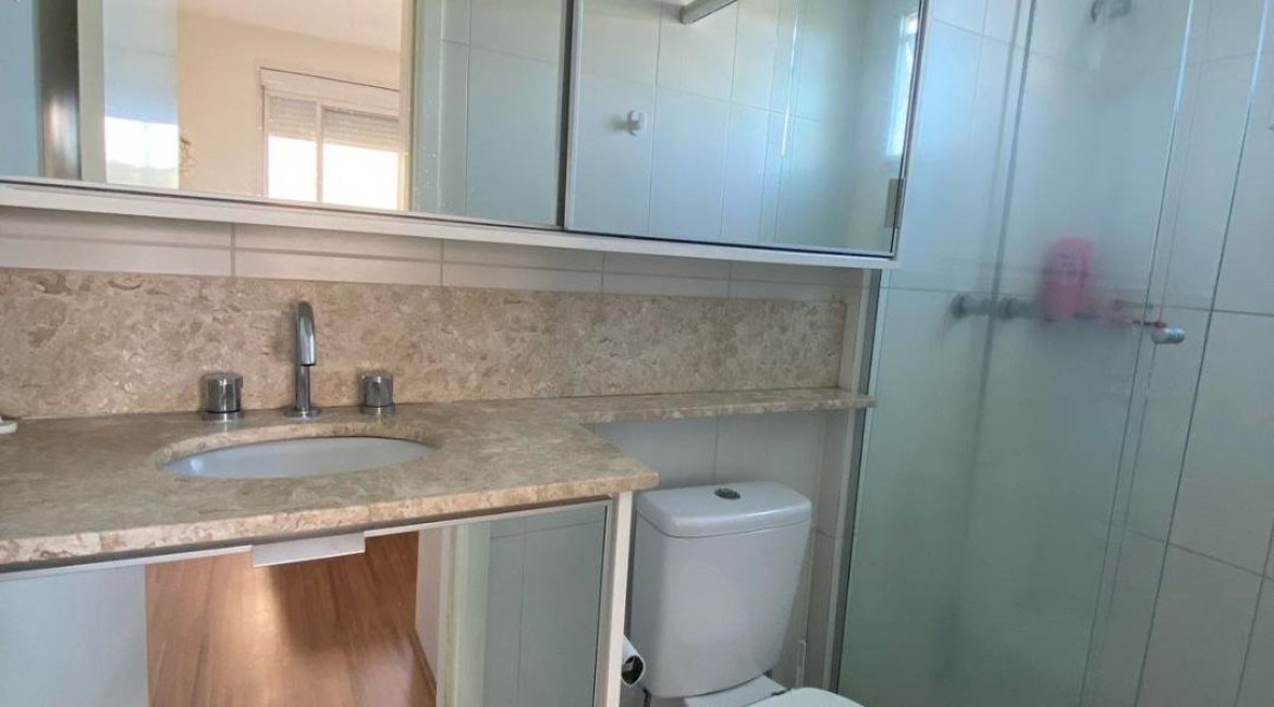 Apartamento à venda com 57m², 2 dormitórios, 1 suíte, 1 vaga, no bairro Vila Nova em PORTO ALEGRE