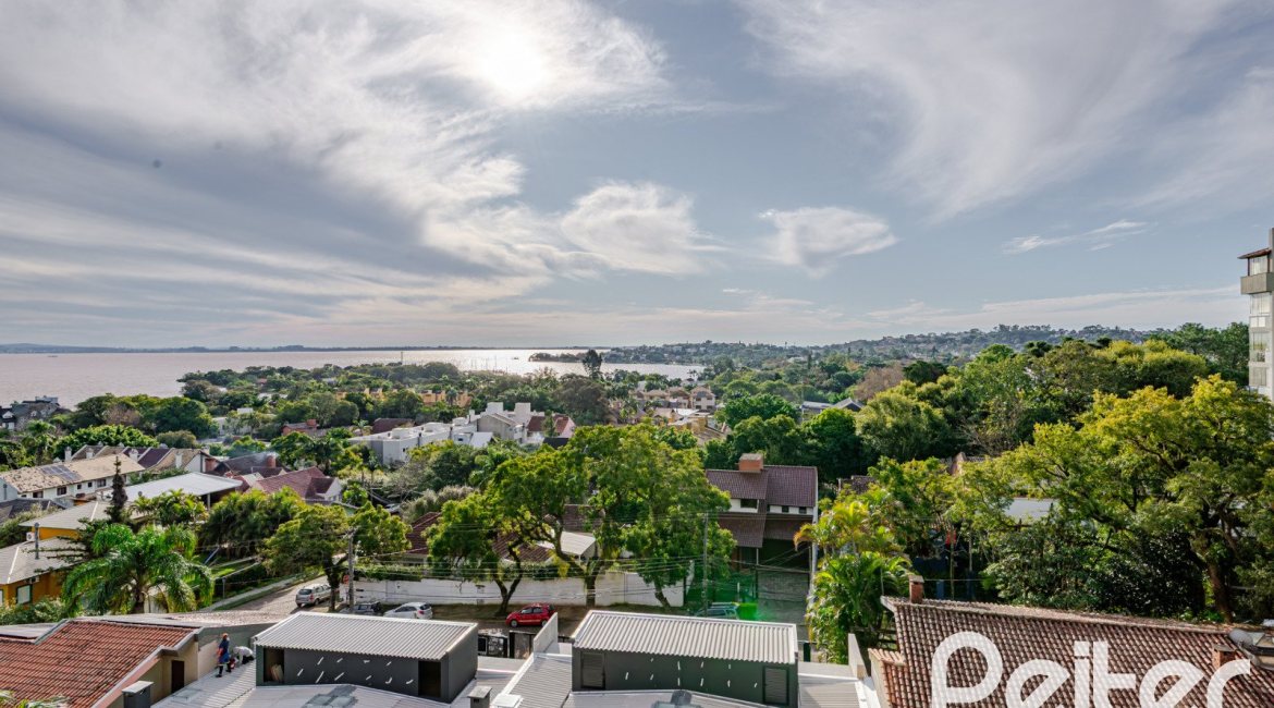 Apartamento à venda com 94m², 3 dormitórios, 1 suíte, 2 vagas, no bairro Tristeza em PORTO ALEGRE