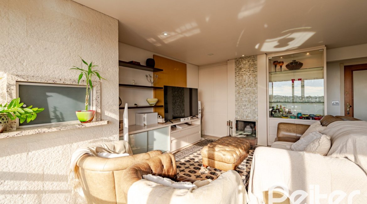 Apartamento à venda com 94m², 3 dormitórios, 1 suíte, 2 vagas, no bairro Tristeza em PORTO ALEGRE