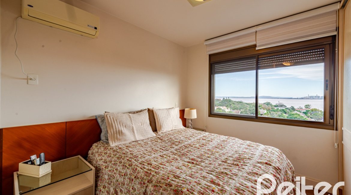 Apartamento à venda com 94m², 3 dormitórios, 1 suíte, 2 vagas, no bairro Tristeza em PORTO ALEGRE