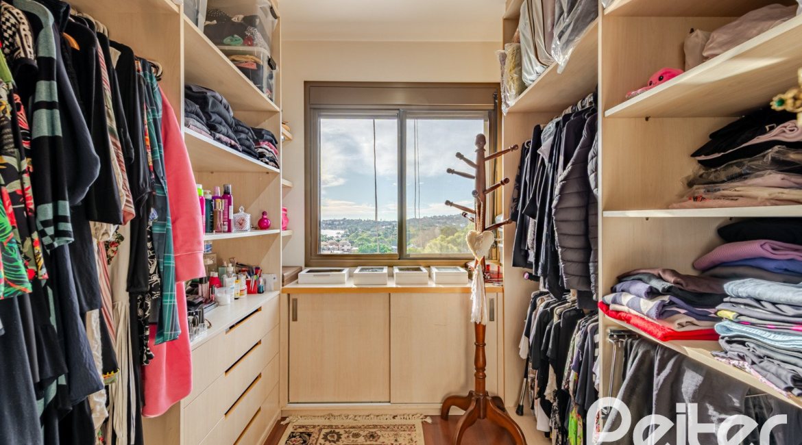 Apartamento à venda com 94m², 3 dormitórios, 1 suíte, 2 vagas, no bairro Tristeza em PORTO ALEGRE