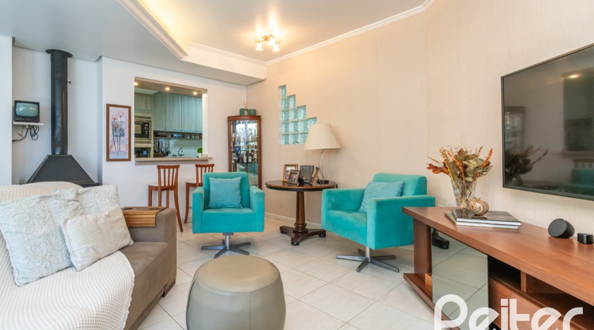 Casa em Condomínio à venda com 179m², 3 dormitórios, 1 suíte, 3 vagas, no bairro Tristeza em Porto Alegre