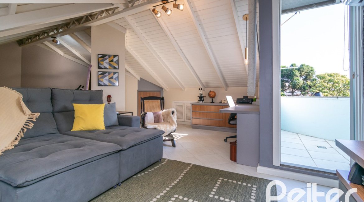 Casa em Condomínio à venda com 179m², 3 dormitórios, 1 suíte, 3 vagas, no bairro Tristeza em Porto Alegre