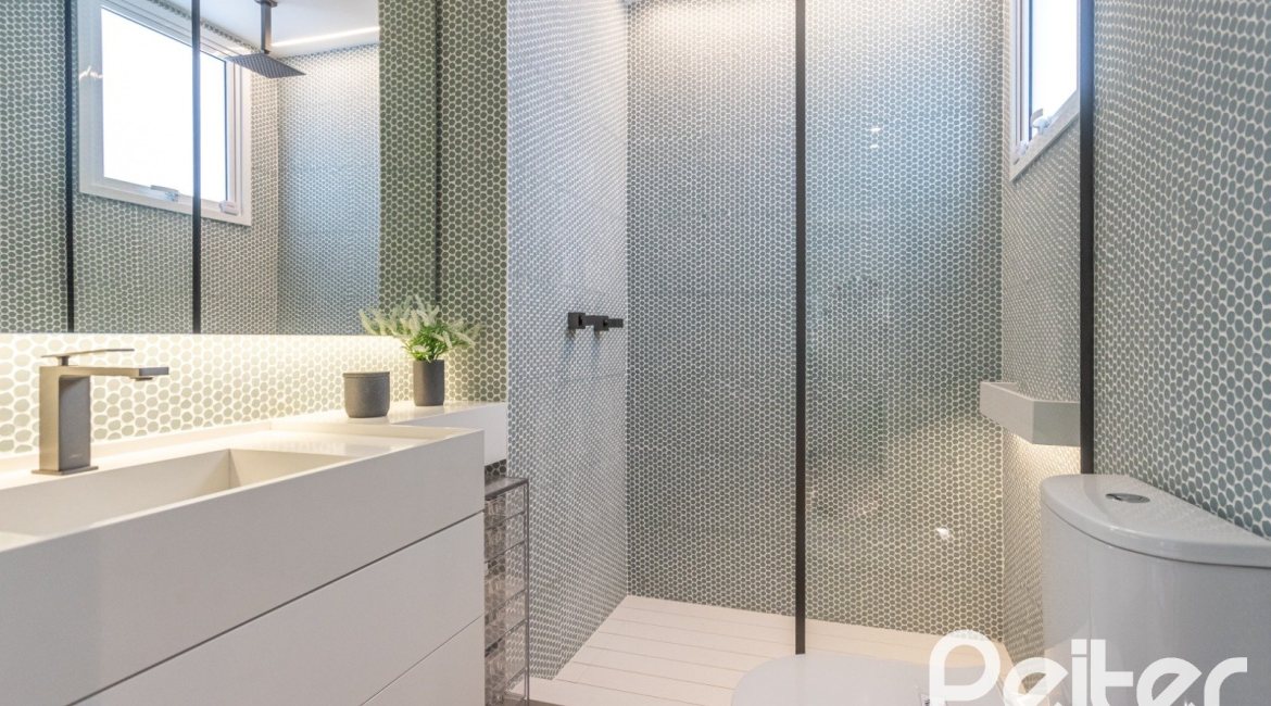Apartamento à venda com 127m², 3 dormitórios, 3 suítes, 2 vagas, no bairro Golden Lake em Porto Alegre