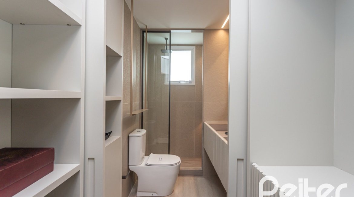 Apartamento à venda com 127m², 3 dormitórios, 3 suítes, 2 vagas, no bairro Golden Lake em Porto Alegre