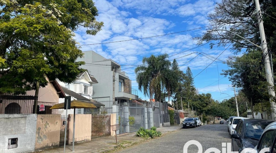 Terreno à venda com 726m², 23 vagas, no bairro Tristeza em Porto Alegre
