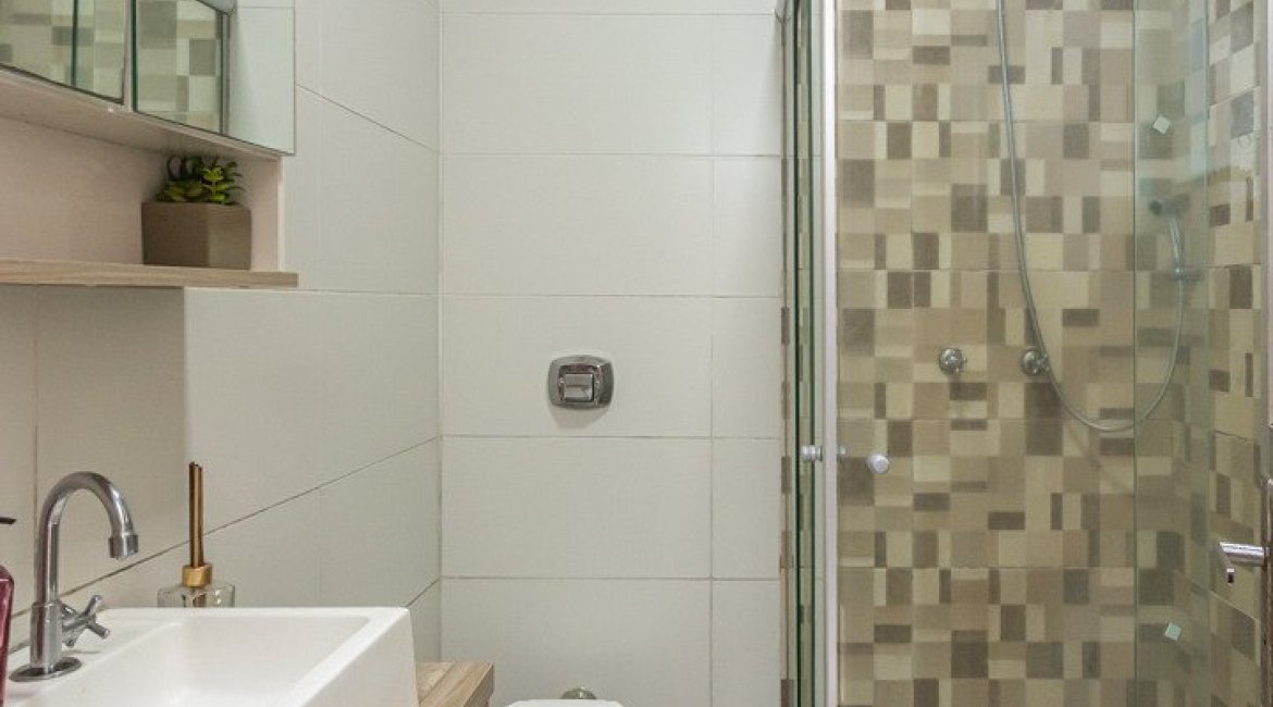 Casa à venda com 120m², 2 dormitórios, 5 vagas, no bairro Tristeza em Porto Alegre