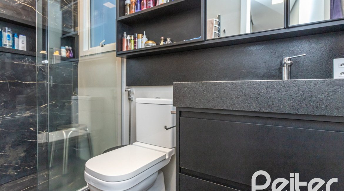 Cobertura à venda com 207m², 3 dormitórios, 1 suíte, 4 vagas, no bairro Cristal em Porto Alegre