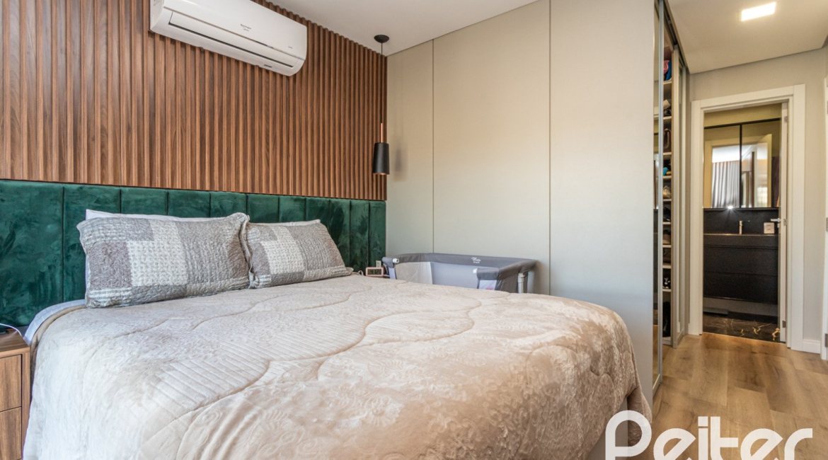 Cobertura à venda com 207m², 3 dormitórios, 1 suíte, 4 vagas, no bairro Cristal em Porto Alegre