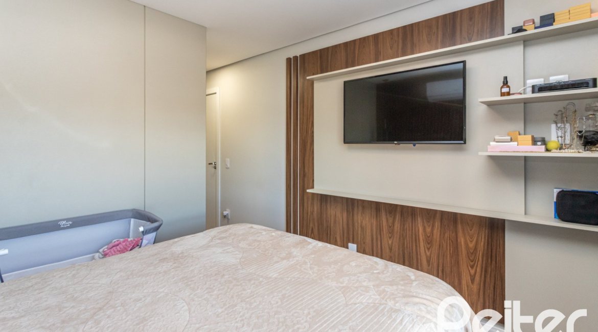 Cobertura à venda com 207m², 3 dormitórios, 1 suíte, 4 vagas, no bairro Cristal em Porto Alegre