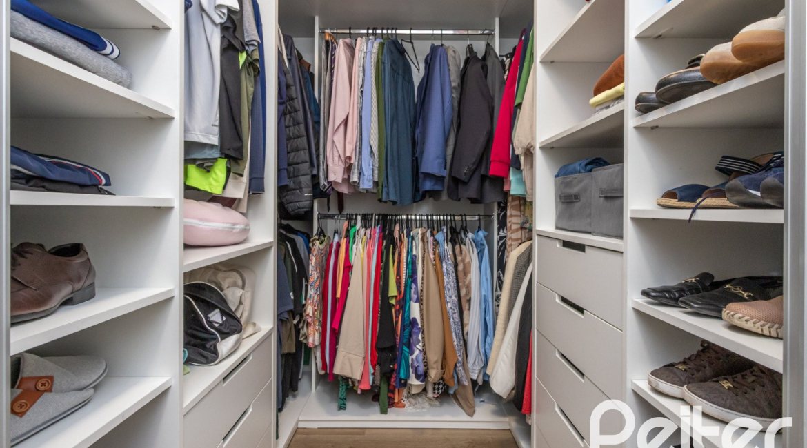 Cobertura à venda com 207m², 3 dormitórios, 1 suíte, 4 vagas, no bairro Cristal em Porto Alegre