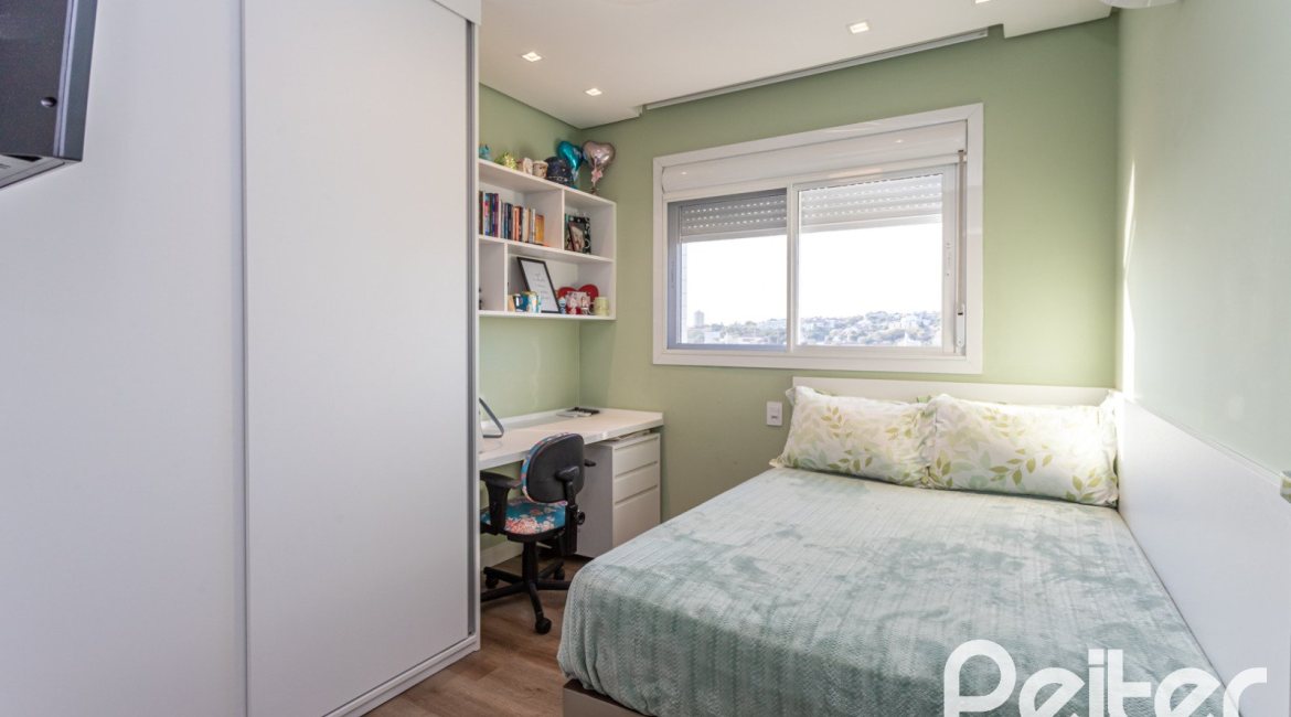 Cobertura à venda com 207m², 3 dormitórios, 1 suíte, 4 vagas, no bairro Cristal em Porto Alegre