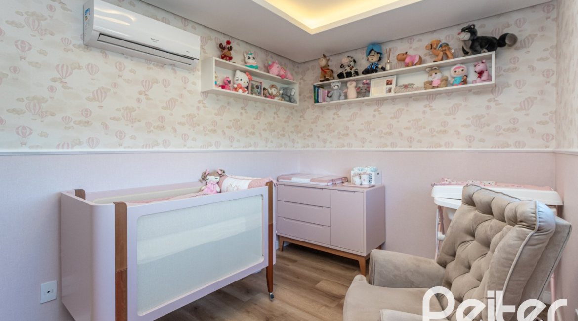 Cobertura à venda com 207m², 3 dormitórios, 1 suíte, 4 vagas, no bairro Cristal em Porto Alegre