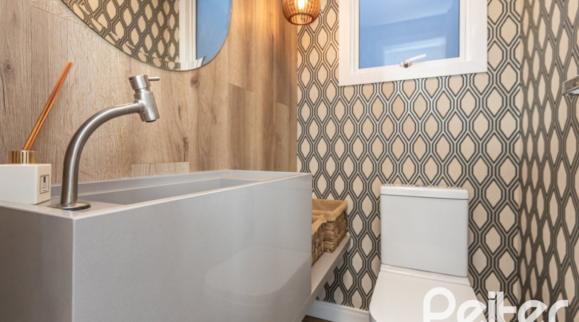 Cobertura à venda com 207m², 3 dormitórios, 1 suíte, 4 vagas, no bairro Cristal em Porto Alegre