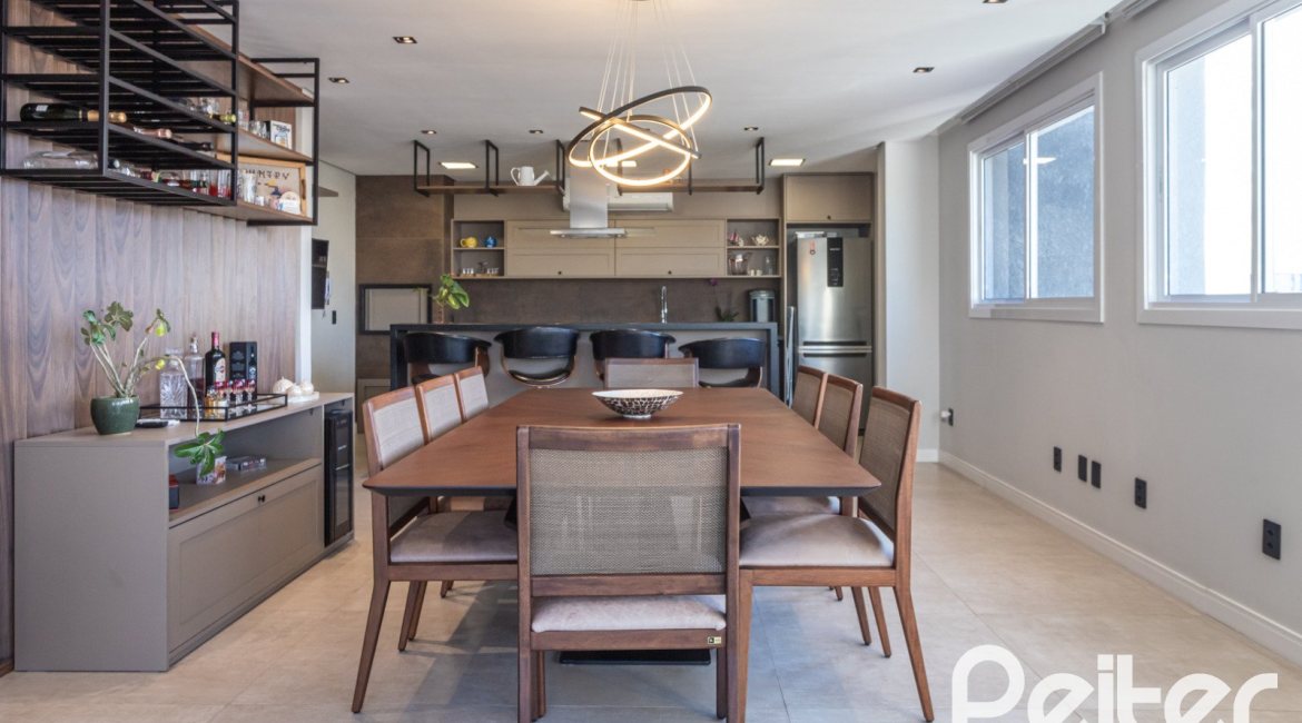 Cobertura à venda com 207m², 3 dormitórios, 1 suíte, 4 vagas, no bairro Cristal em Porto Alegre