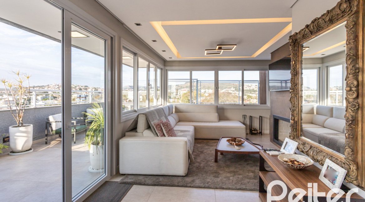 Cobertura à venda com 207m², 3 dormitórios, 1 suíte, 4 vagas, no bairro Cristal em Porto Alegre