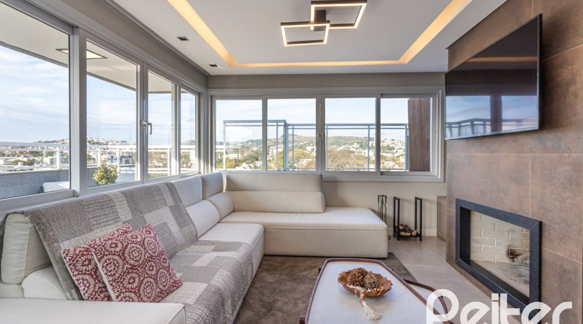 Cobertura à venda com 207m², 3 dormitórios, 1 suíte, 4 vagas, no bairro Cristal em Porto Alegre