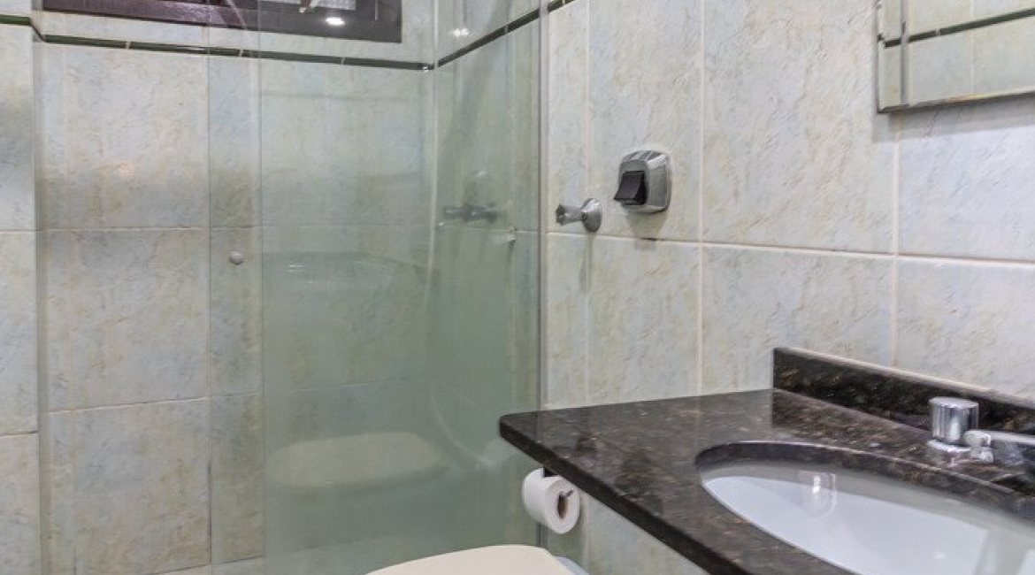 Apartamento à venda com 66m², 2 dormitórios, no bairro Santana em Porto Alegre