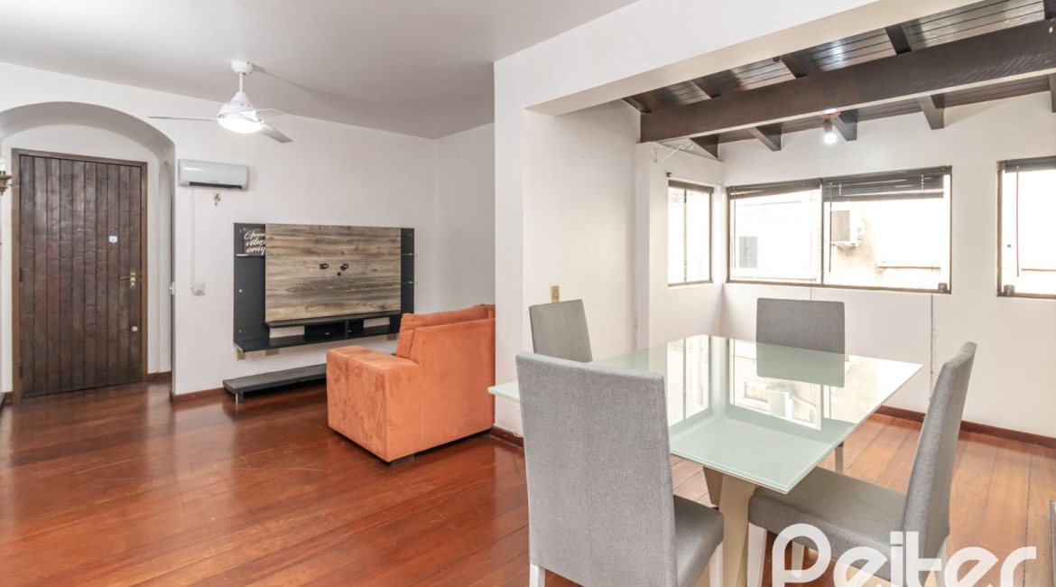 Apartamento à venda com 66m², 2 dormitórios, no bairro Santana em Porto Alegre