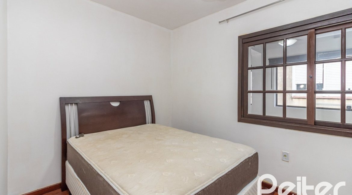 Apartamento à venda com 66m², 2 dormitórios, no bairro Santana em Porto Alegre