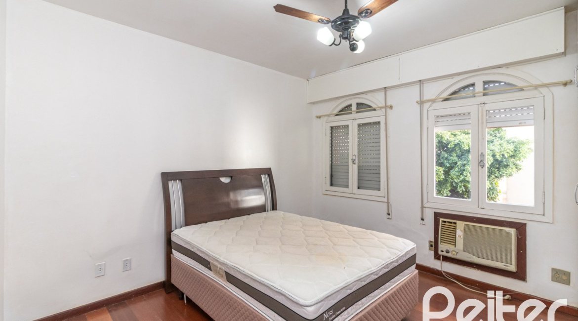 Apartamento à venda com 66m², 2 dormitórios, no bairro Santana em Porto Alegre