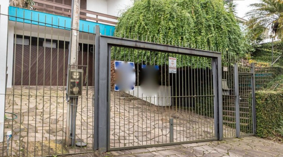 Casa à venda com 495m², 3 dormitórios, 2 suítes, 2 vagas, no bairro Jardim Isabel em Porto Alegre