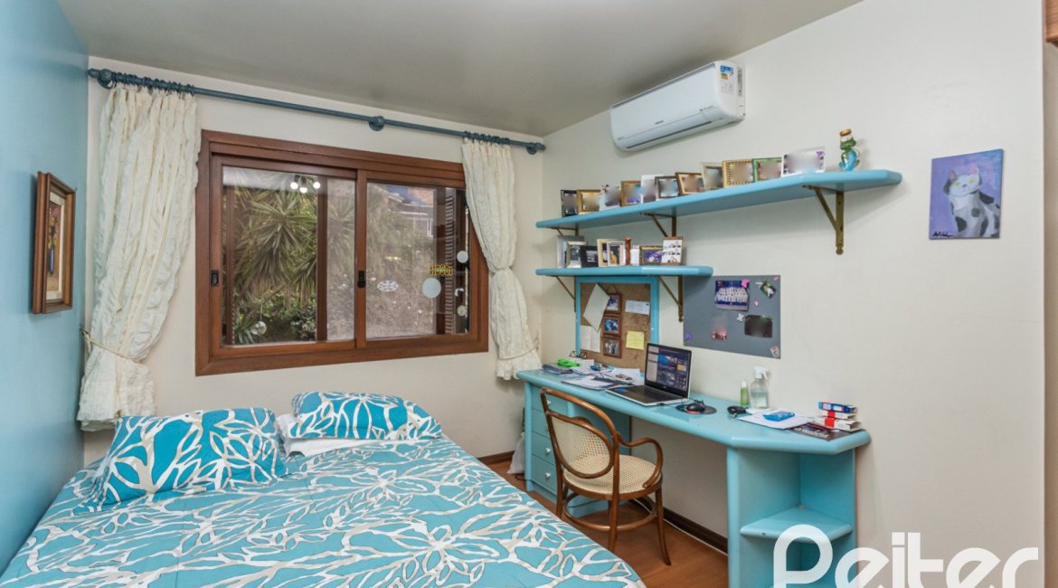 Casa à venda com 495m², 3 dormitórios, 2 suítes, 2 vagas, no bairro Jardim Isabel em Porto Alegre
