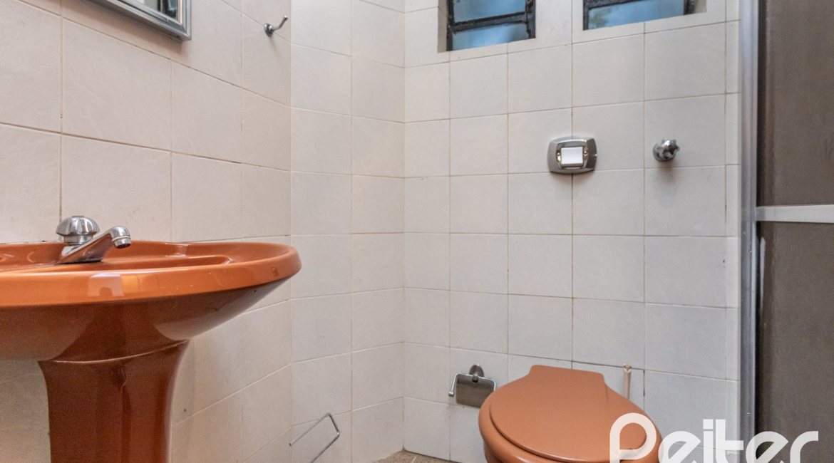 Casa à venda com 495m², 3 dormitórios, 2 suítes, 2 vagas, no bairro Jardim Isabel em Porto Alegre