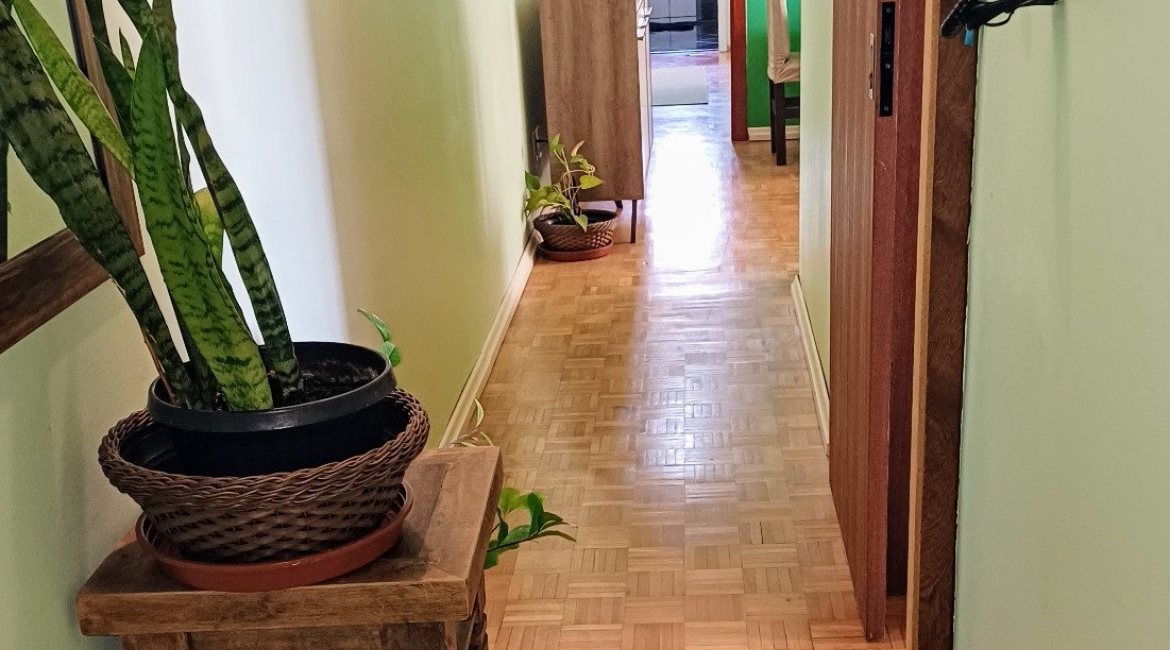 Apartamento à venda com 81m², 2 dormitórios, no bairro Teresópolis em Porto Alegre