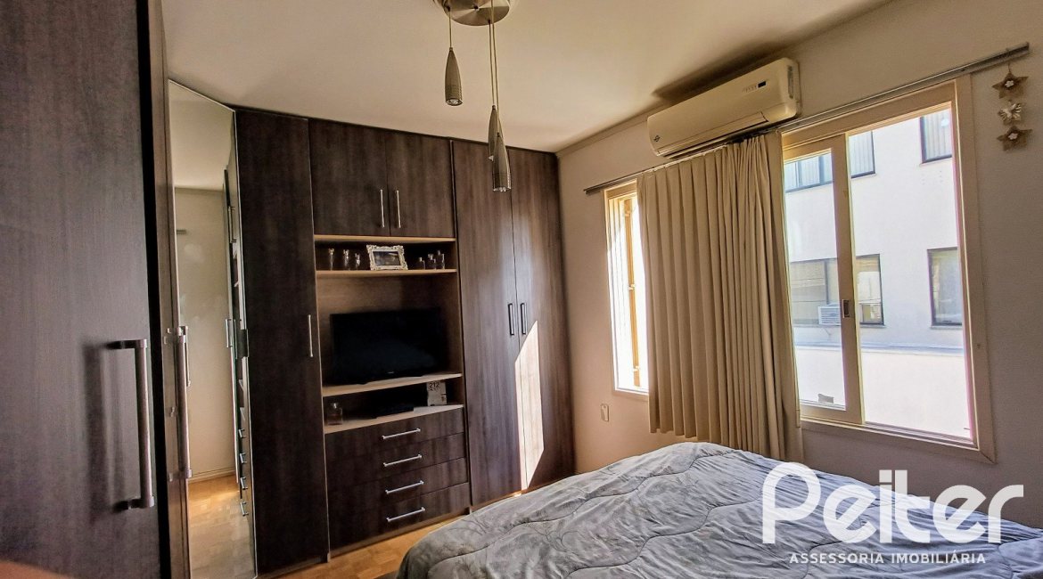 Apartamento à venda com 81m², 2 dormitórios, no bairro Teresópolis em Porto Alegre