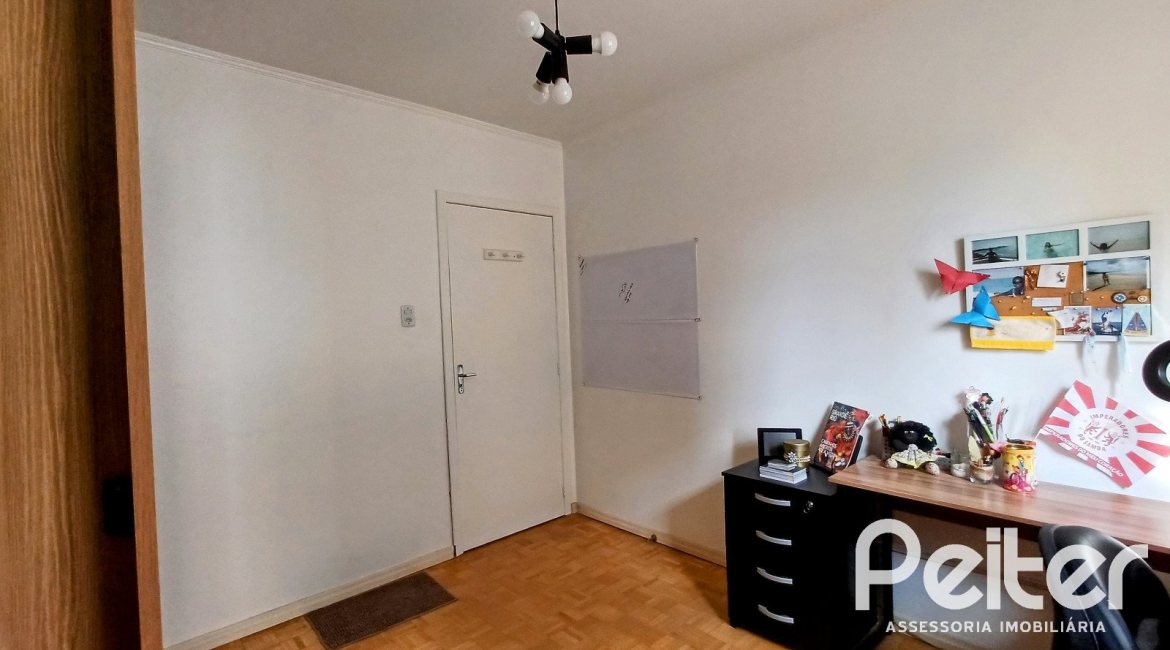 Apartamento à venda com 81m², 2 dormitórios, no bairro Teresópolis em Porto Alegre