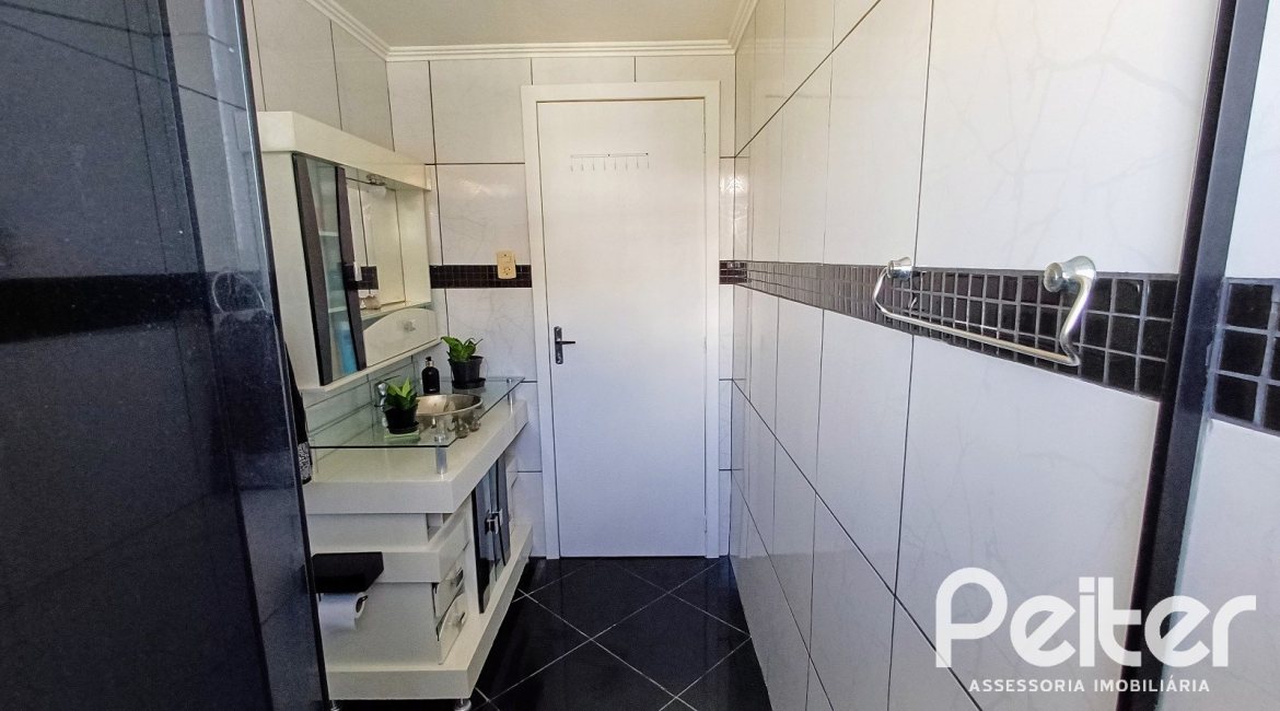 Apartamento à venda com 81m², 2 dormitórios, no bairro Teresópolis em Porto Alegre