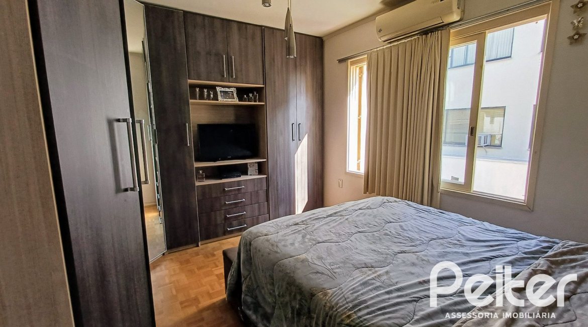 Apartamento à venda com 81m², 2 dormitórios, no bairro Teresópolis em Porto Alegre