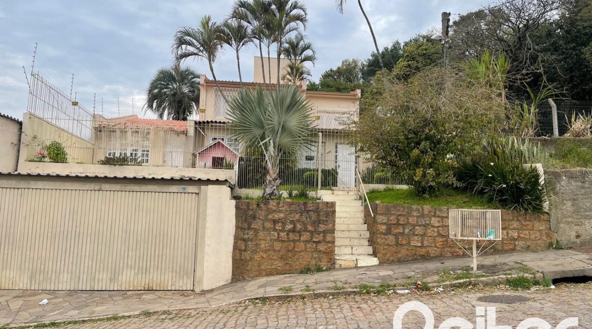 Terreno à venda com 223m², 4 dormitórios, 2 vagas, no bairro Tristeza em Porto Alegre