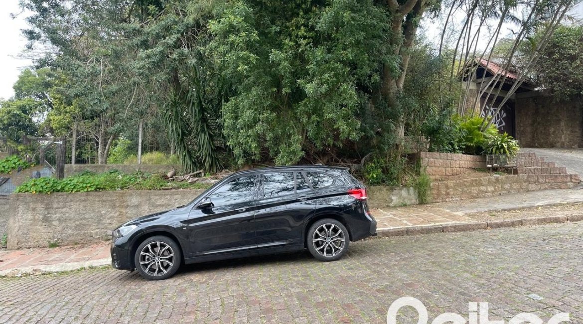 Terreno à venda com 517m², no bairro Tristeza em Porto Alegre