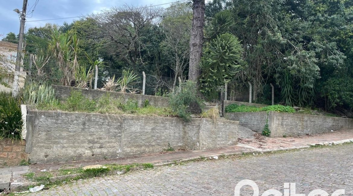 Terreno à venda com 594m², no bairro Tristeza em Porto Alegre