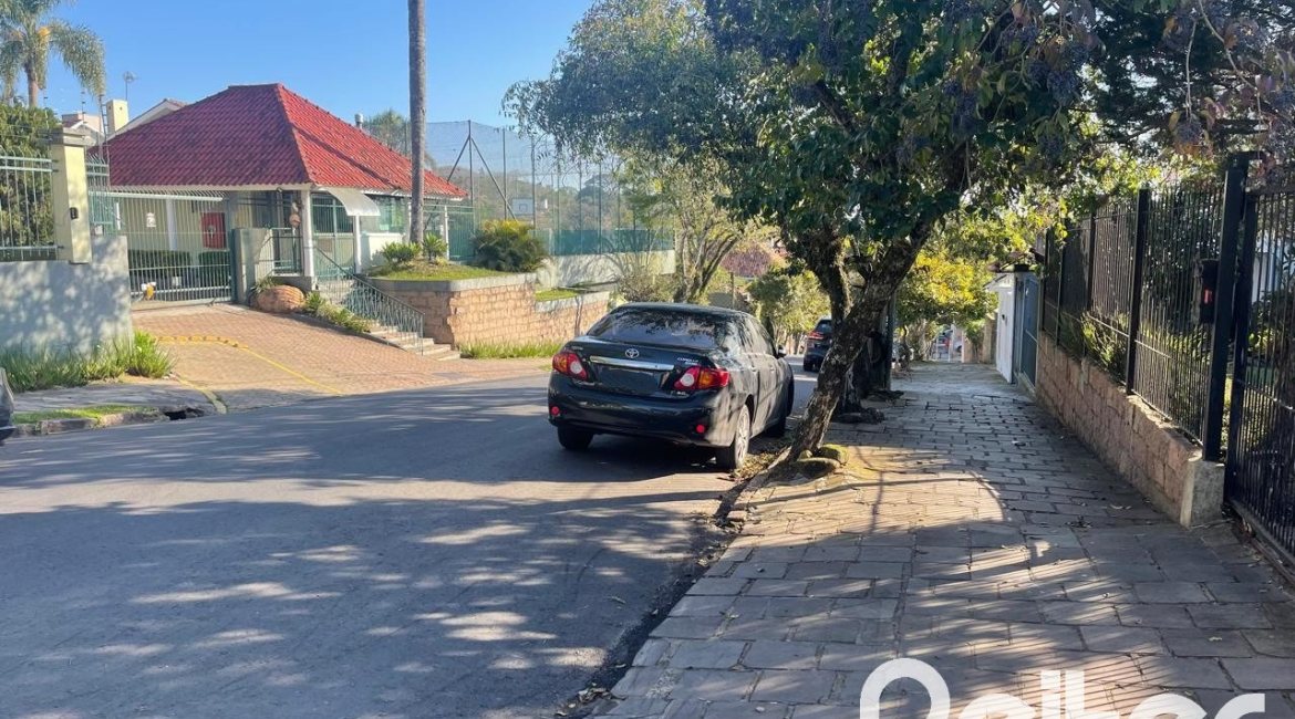 Terreno à venda com 402m², no bairro Camaquã em Porto Alegre