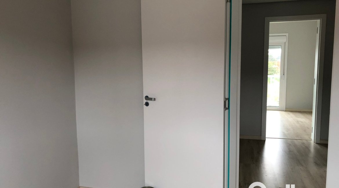Casa à venda com 115m², 3 dormitórios, 1 suíte, 2 vagas, no bairro Hípica em Porto Alegre