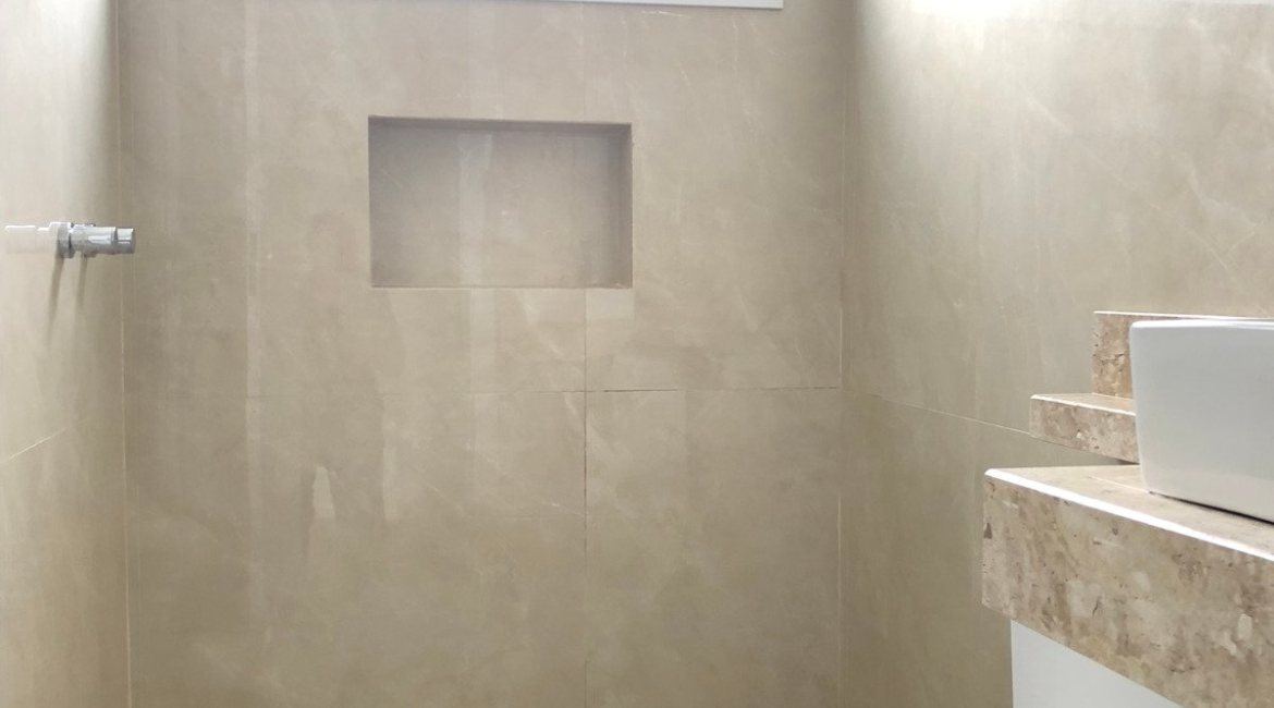 Casa à venda com 115m², 3 dormitórios, 1 suíte, 2 vagas, no bairro Hípica em Porto Alegre