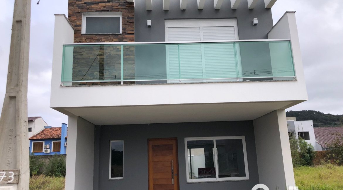 Casa à venda com 115m², 3 dormitórios, 1 suíte, 2 vagas, no bairro Hípica em Porto Alegre