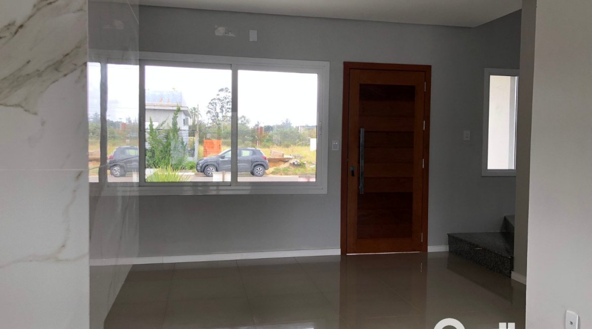 Casa à venda com 115m², 3 dormitórios, 1 suíte, 2 vagas, no bairro Hípica em Porto Alegre