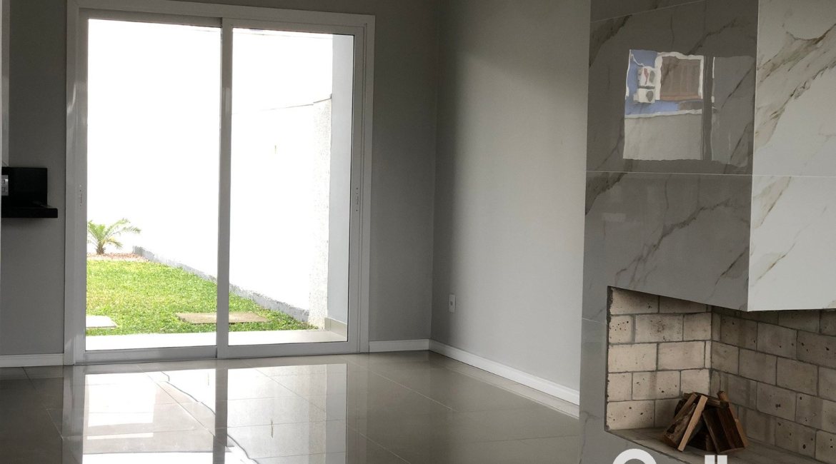 Casa à venda com 115m², 3 dormitórios, 1 suíte, 2 vagas, no bairro Hípica em Porto Alegre