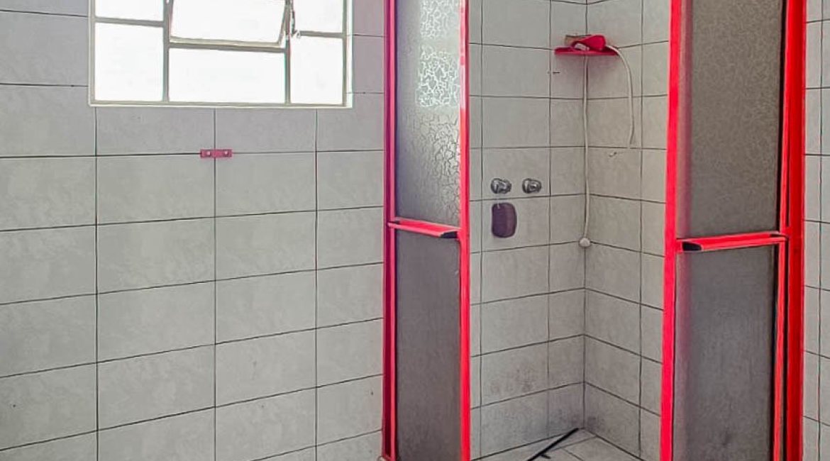 Casa à venda com 196m², 2 dormitórios, 1 suíte, 4 vagas, no bairro Tristeza em Porto Alegre