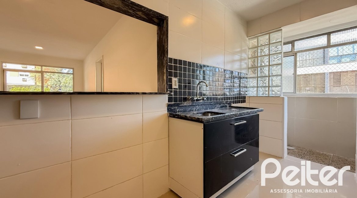 Apartamento à venda com 69m², 2 dormitórios, 1 vaga, no bairro Tristeza em Porto Alegre